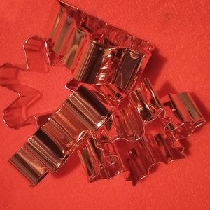 🟢BOGO🟢☃️NWOT Brass Colored Christmas Cookie Cutters